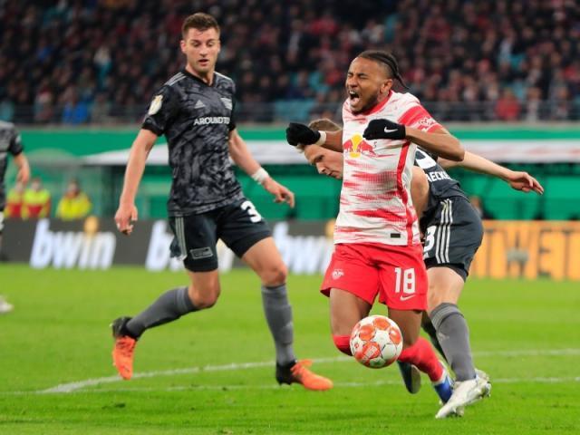 皇家马德里发布备战花絮，窗口期绝杀压哨，德国杯任务艰巨，高层口径保持一致